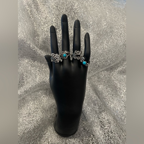 NEW: Elegant Vintage Stackable Style Finger Jewelry Decor - Picture 4 of 4